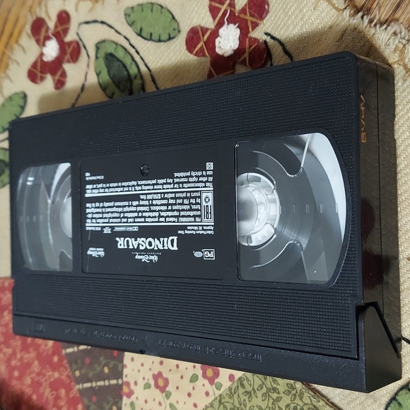 Vintage Walt Disney Pictures Presents Dinosaur VHS - Picture 6 of 9